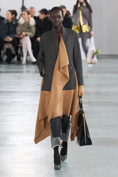 Look 12